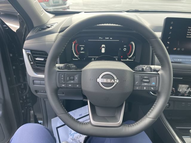 New 2026 Nissan Rogue Platinum w/ Tech Package AWD/4WD image 14