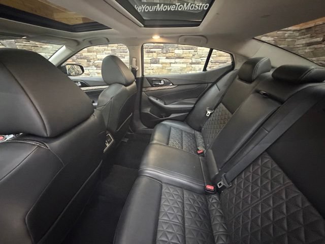 Used 2016 Nissan Maxima Platinum FWD image 33