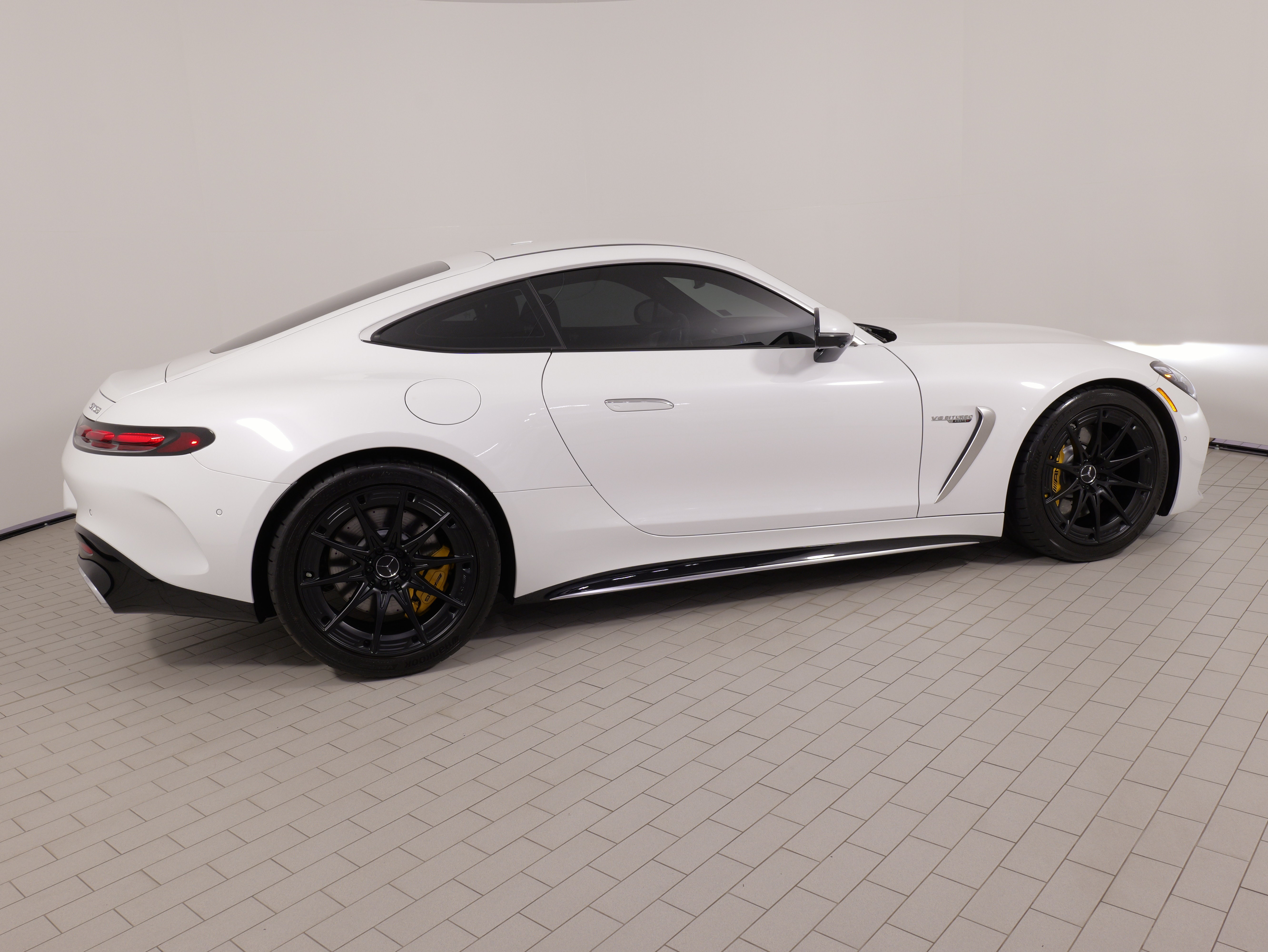 Used 2025 Mercedes-Benz AMG GT 63 image 10