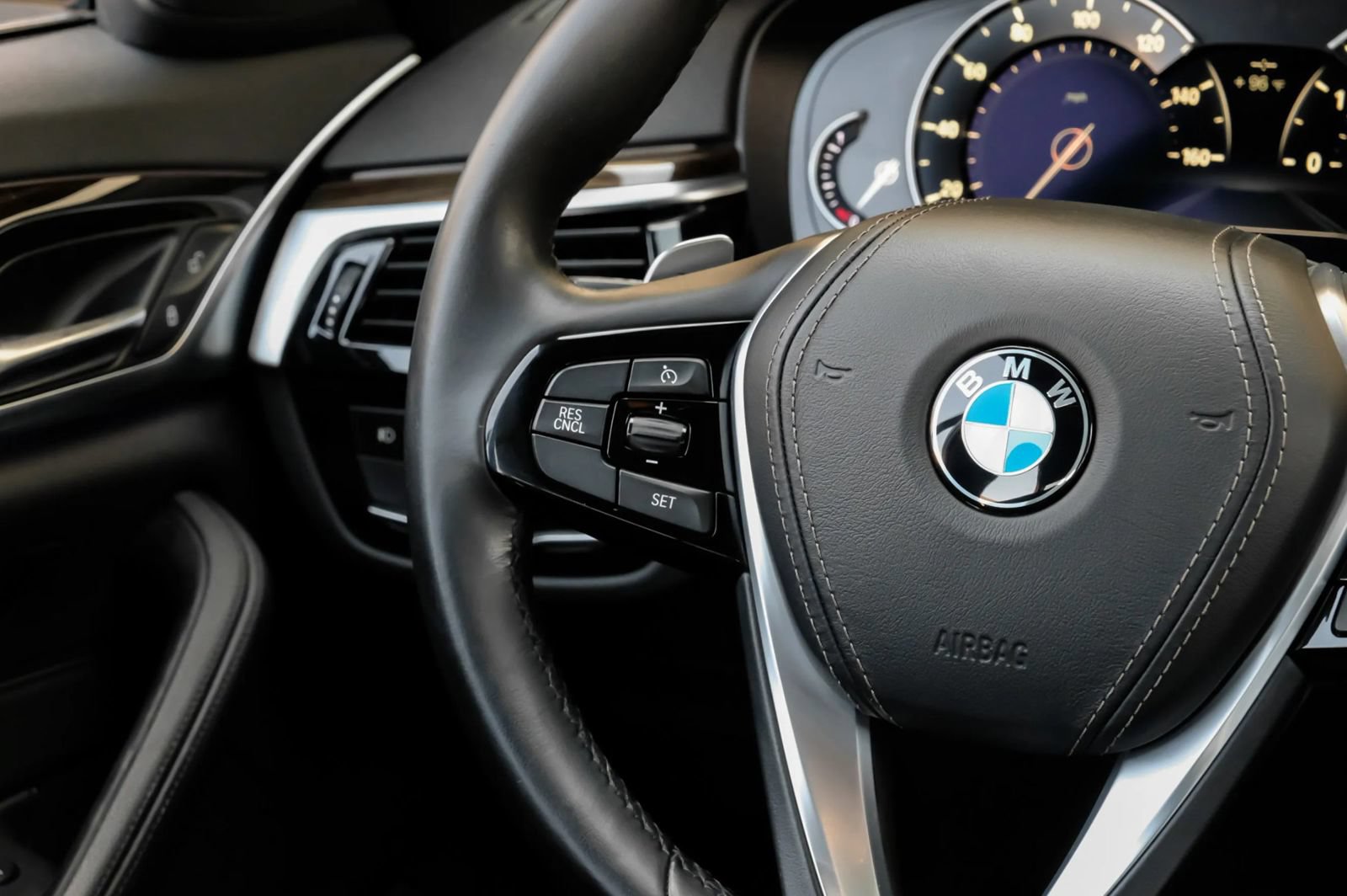Used 2018 BMW 530i RWD image 22
