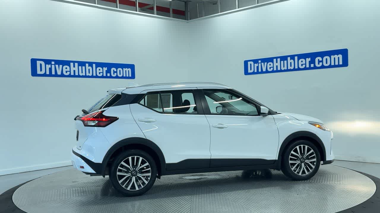 Used 2022 Nissan Kicks SV FWD image 3