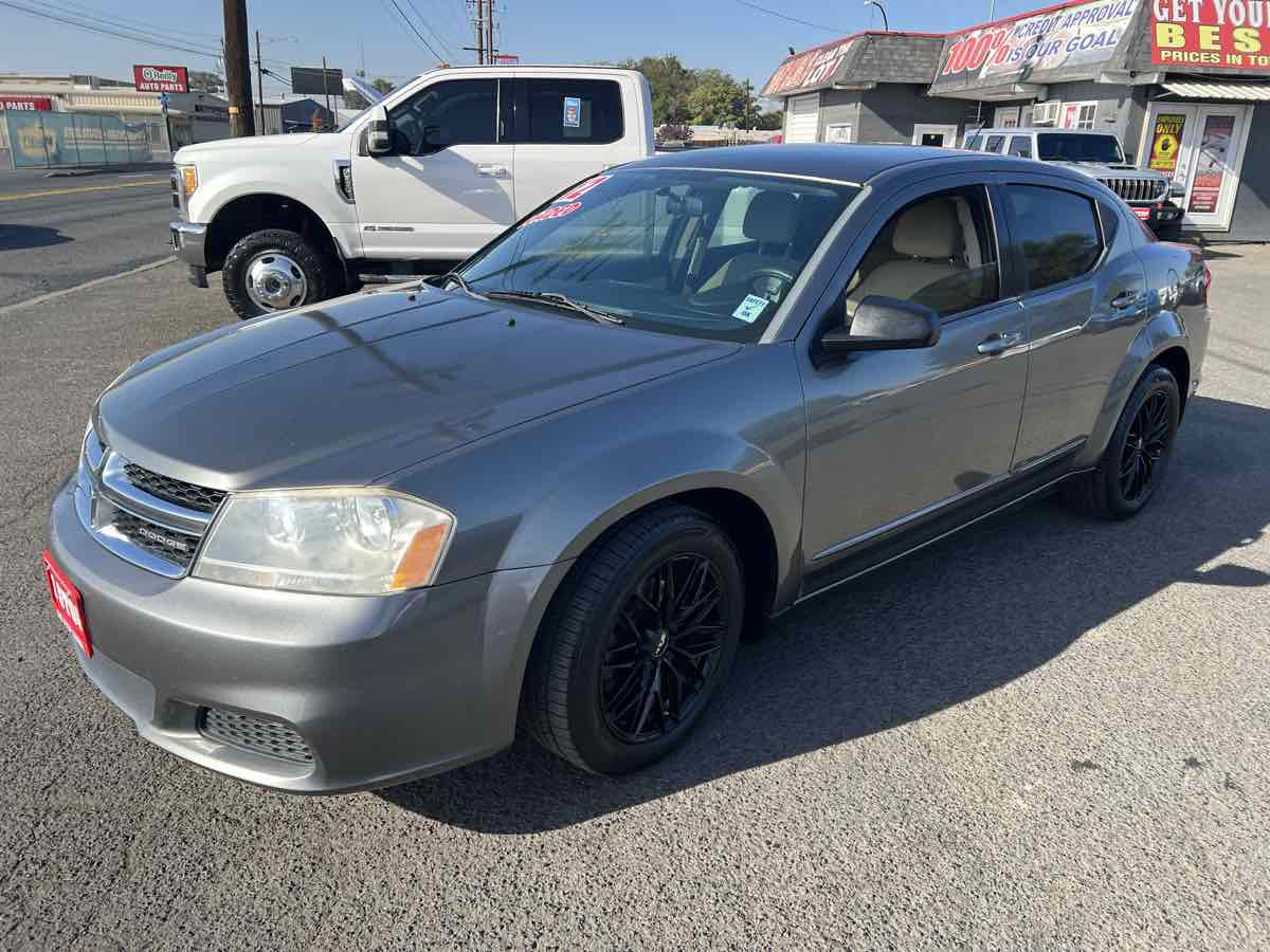 Used 2012 Dodge Avenger SE FWD image 3