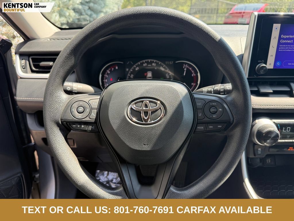 Used 2025 Toyota RAV4 XLE AWD/4WD image 15