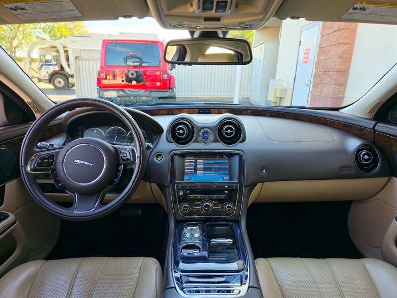 Used 2012 Jaguar XJ RWD image 16