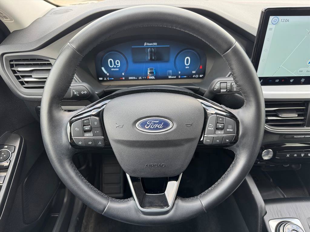 Used 2025 Ford Escape Platinum AWD/4WD image 12