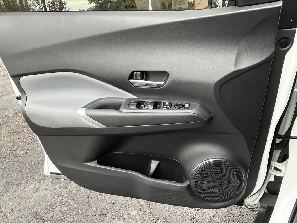 Used 2024 Nissan Kicks SR w/ SR Premium Package image 9