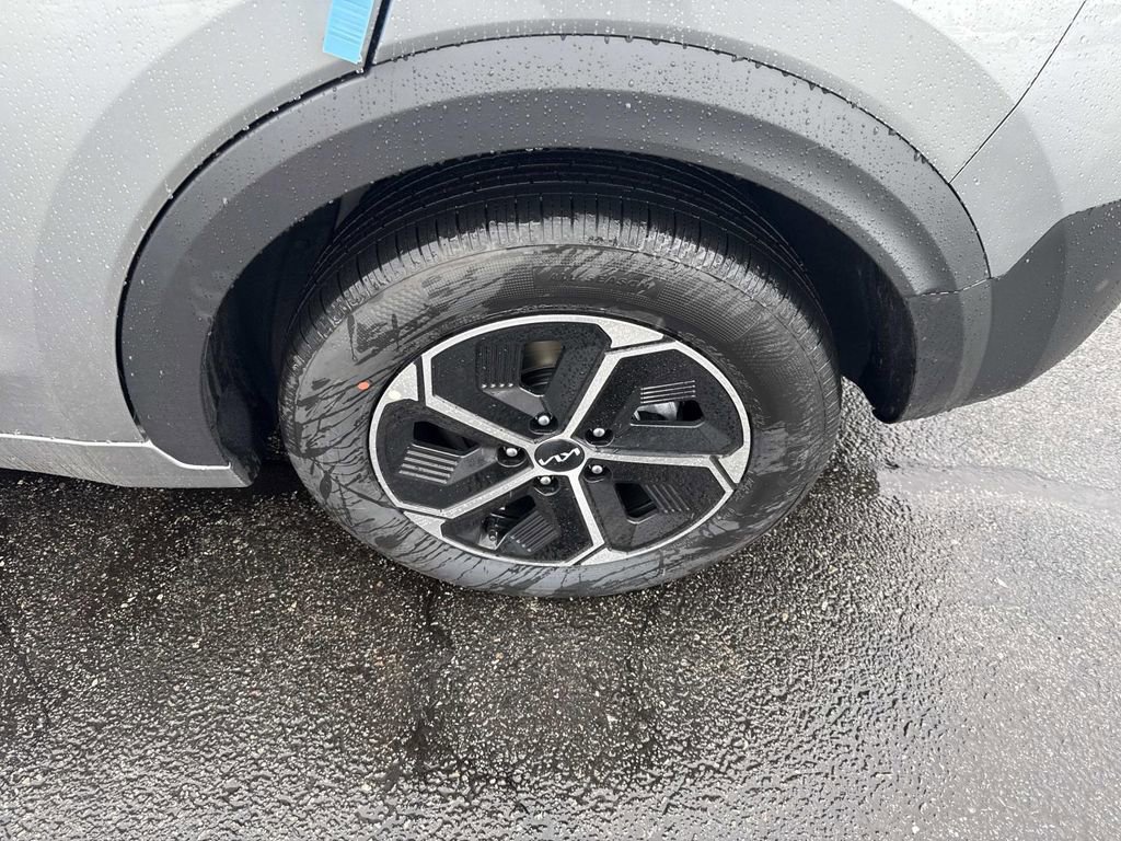 New 2026 Kia Niro LX image 5