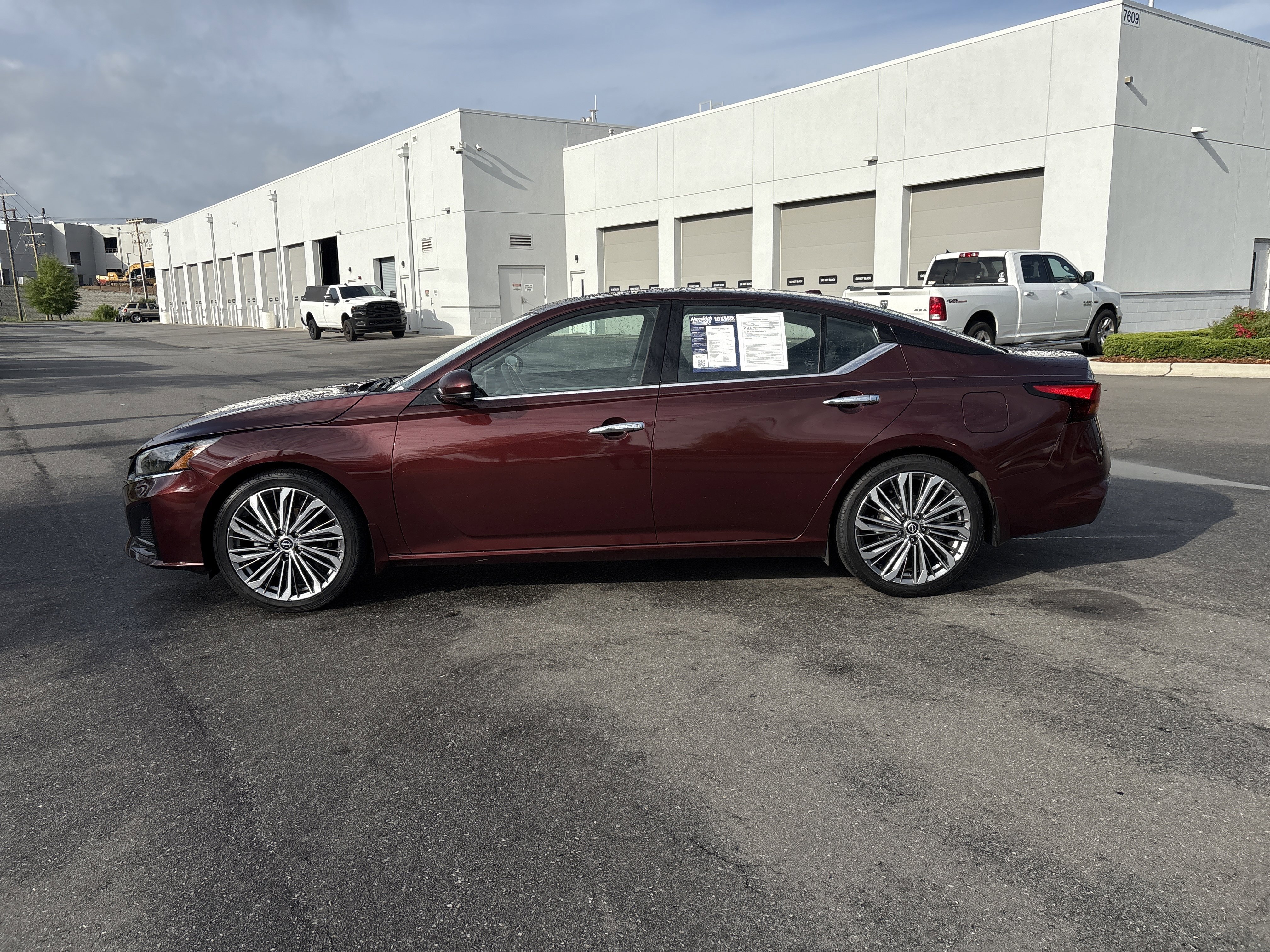 Used 2024 Nissan Altima 2.5 SL FWD image 6