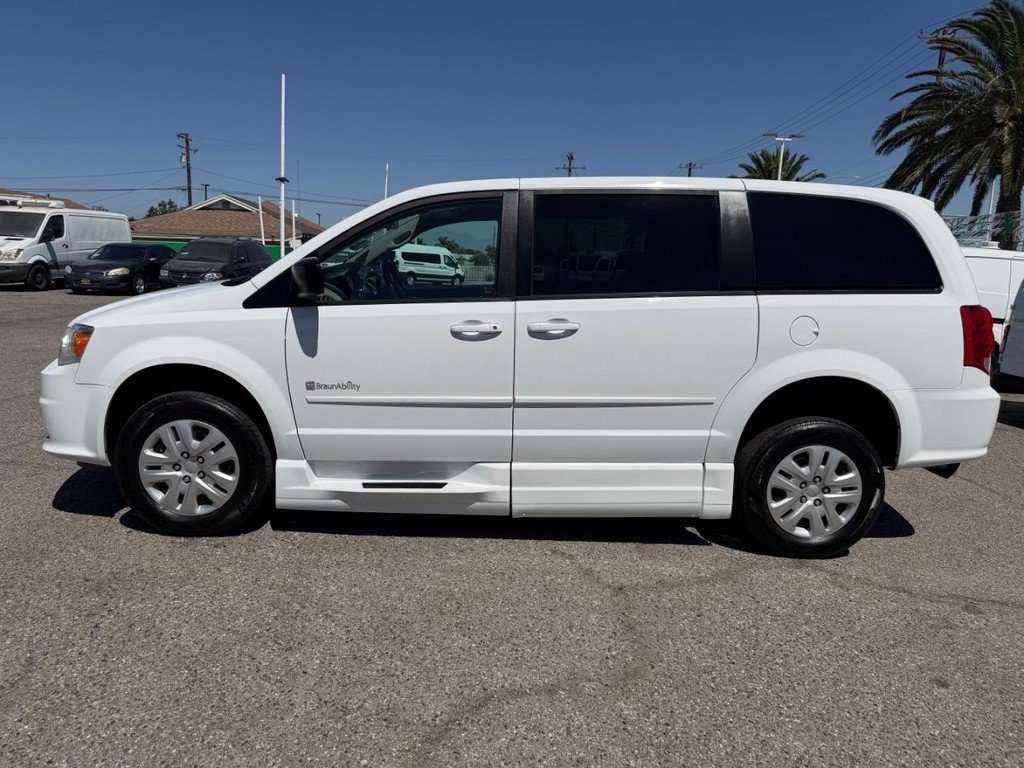Used 2014 Dodge Grand Caravan SE w/ Quick Order Package 29E SE FWD image 16