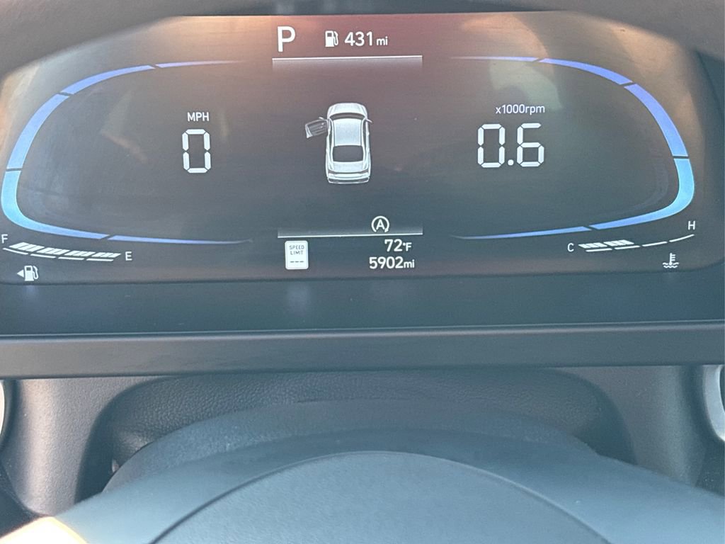 Certified 2024 Hyundai Elantra SE image 21