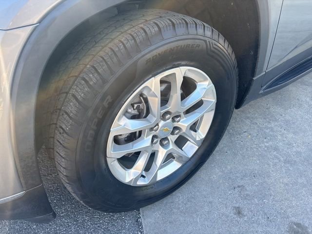 Used 2021 Chevrolet Traverse LT w/ LPO, 'HIT The Road' Package image 4