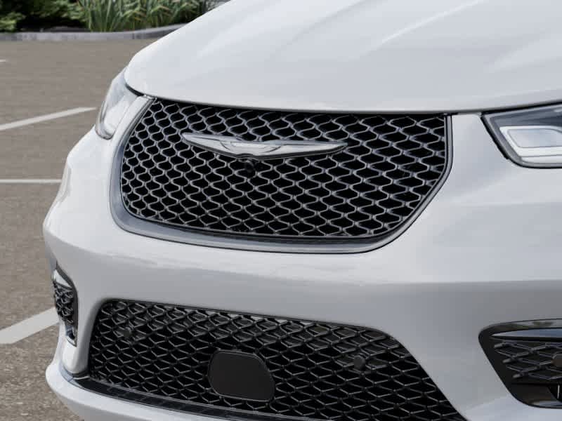 New 2026 Chrysler Pacifica Limited w/ S Appearance Package FWD image 11