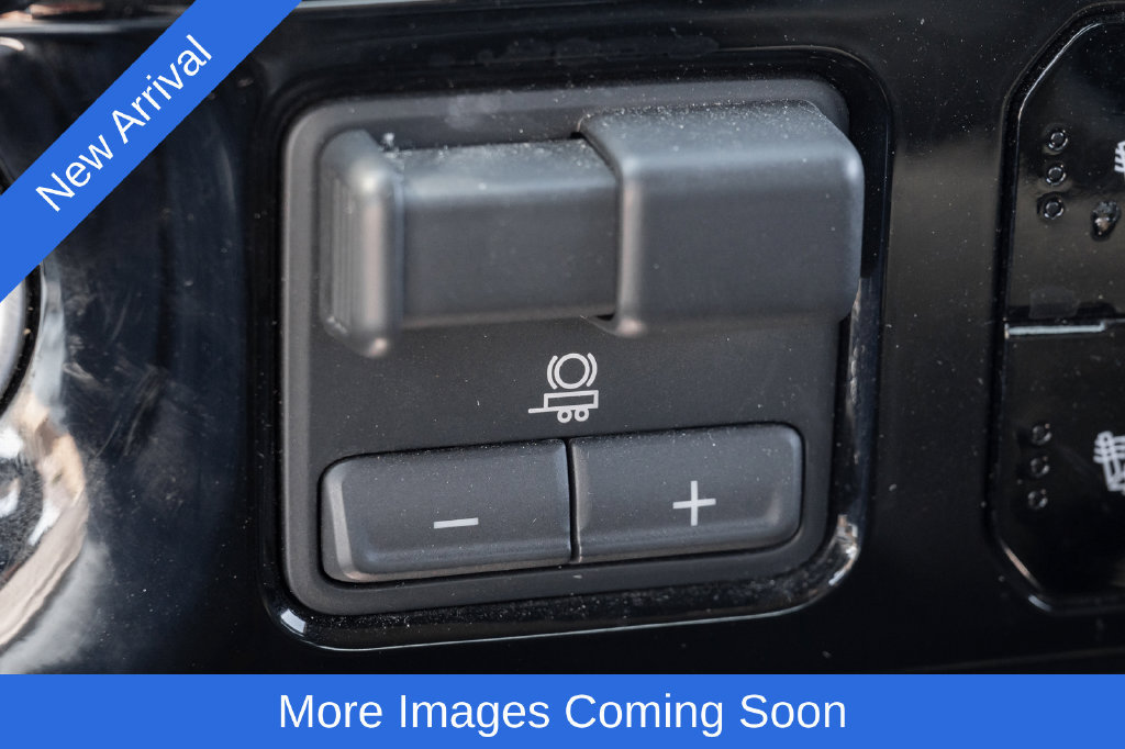Used 2025 Chevrolet Silverado 1500 LT RWD image 30