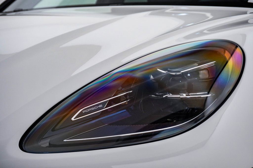 Certified 2025 Porsche Macan AWD/4WD image 7