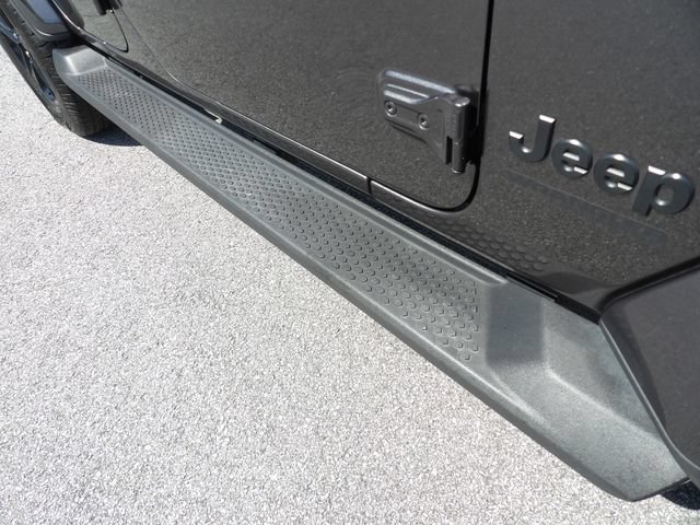 Used 2022 Jeep Wrangler Unlimited Sahara AWD/4WD image 12