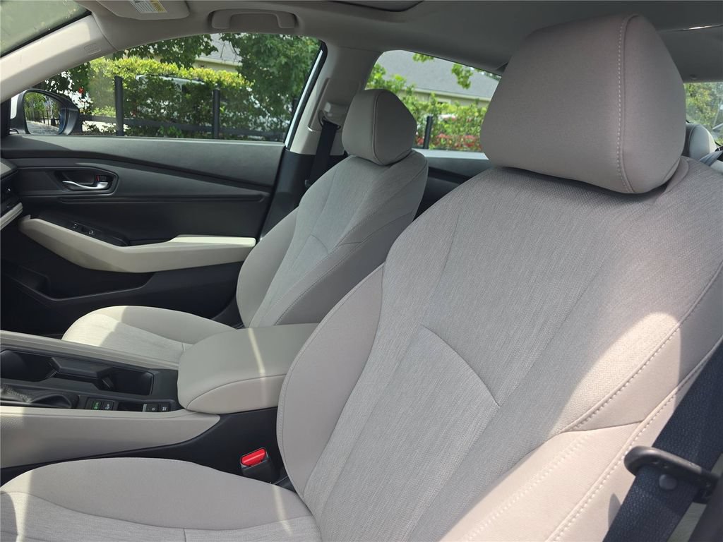 Used 2023 Honda Accord EX image 17