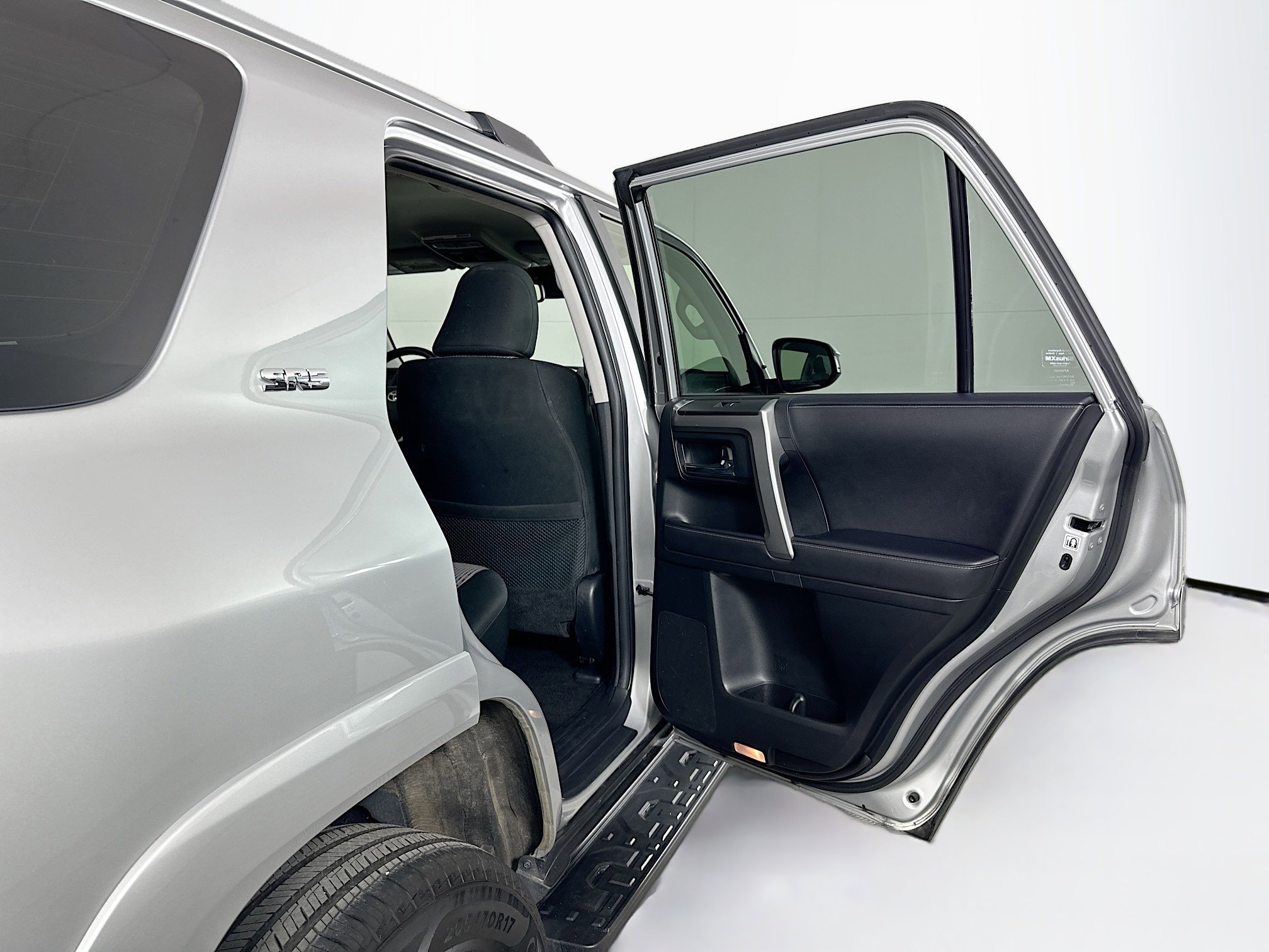Used 2024 Toyota 4Runner SR5 AWD/4WD image 28