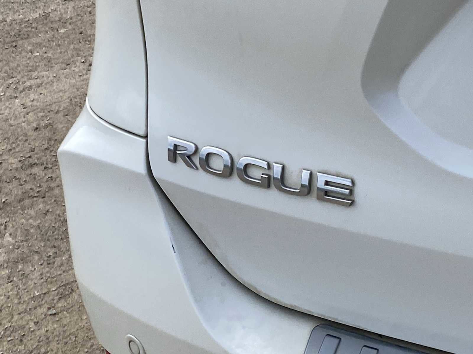 Used 2020 Nissan Rogue SV w/ Premium Package AWD/4WD image 15