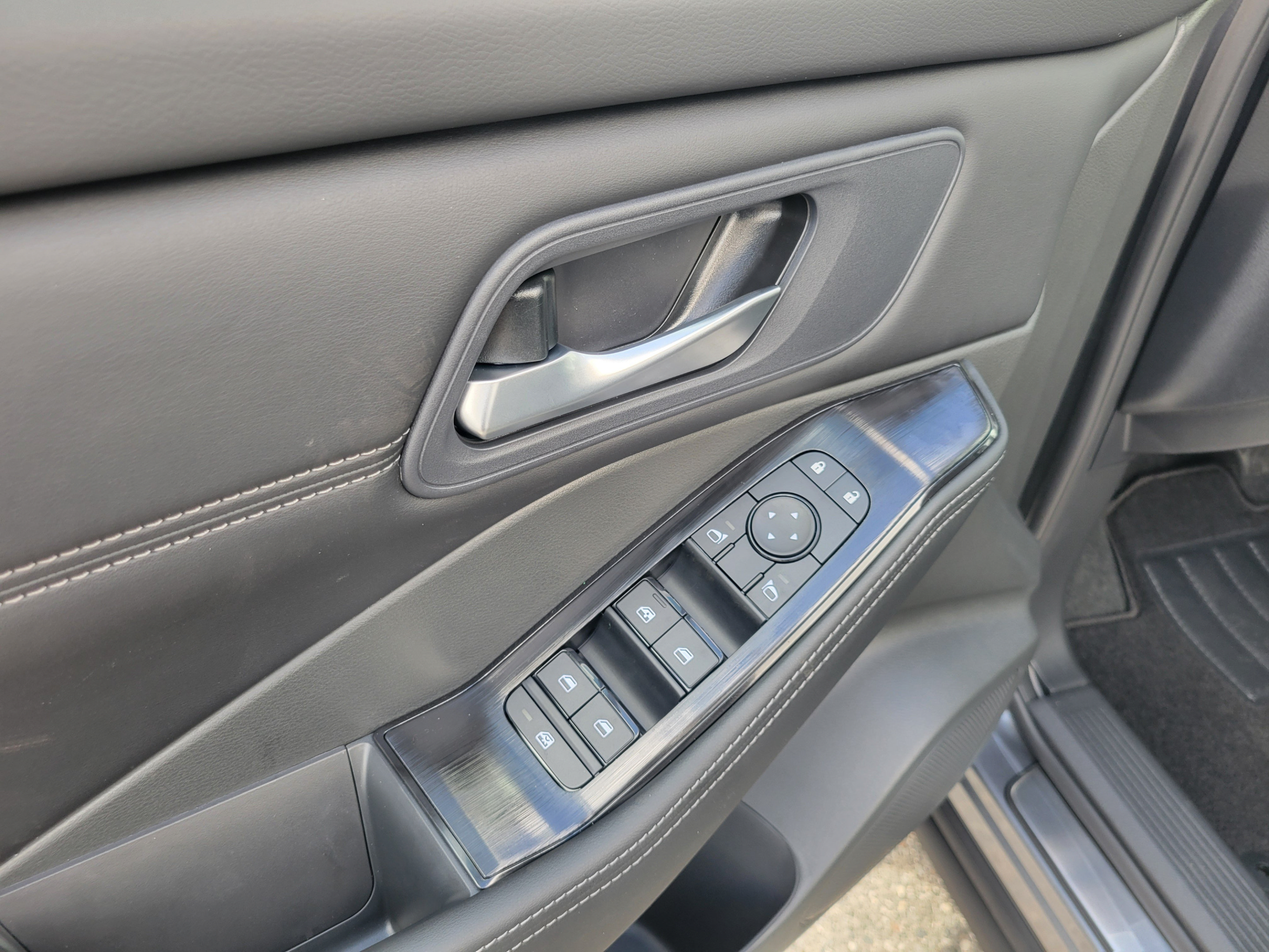 New 2026 Nissan Rogue Dark Armor FWD image 15
