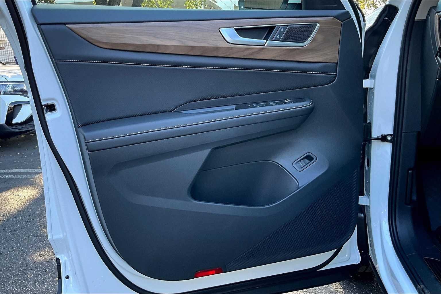 New 2026 Volkswagen Atlas SE FWD image 10