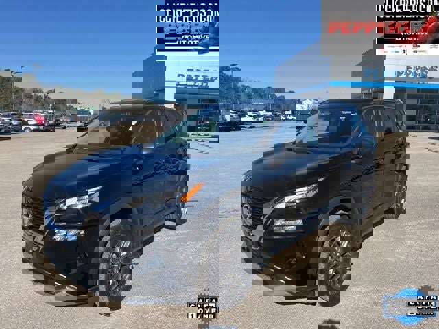 Used 2023 Nissan Rogue S image 1