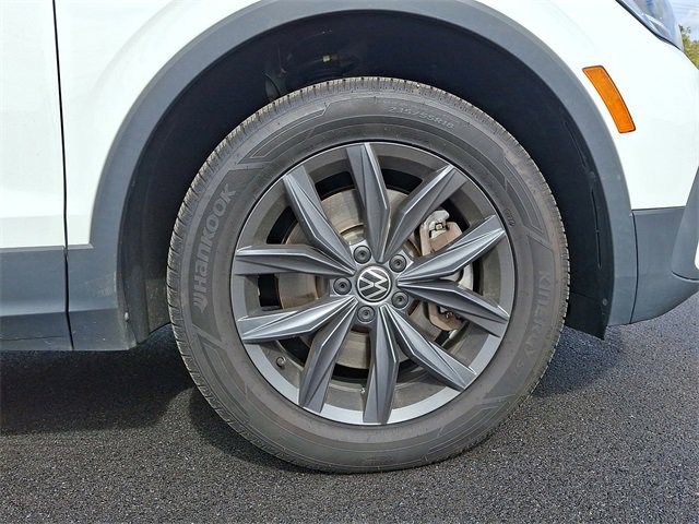 Used 2022 Volkswagen Tiguan SE image 12