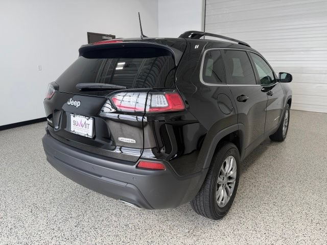 Used 2022 Jeep Cherokee Latitude Lux w/ Mopar Interior Package AWD/4WD image 3