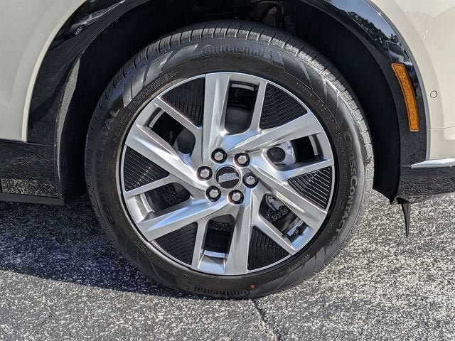 New 2027 Cadillac Optiq Luxury RWD image 10