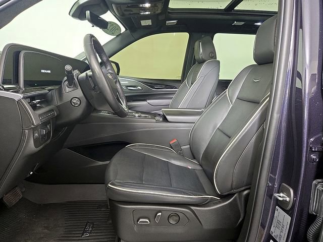 Used 2022 Cadillac Escalade Sport w/ Touring Package AWD/4WD image 15