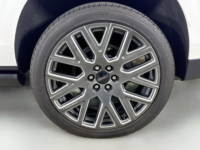 Used 2025 GMC Yukon XL Denali Ultimate AWD/4WD image 36