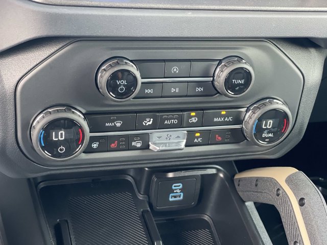 New 2025 Ford Bronco Badlands AWD/4WD image 13