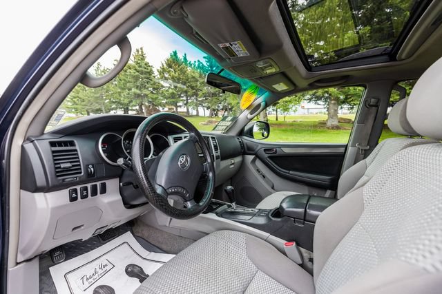 Used 2007 Toyota 4Runner SR5 AWD/4WD image 10