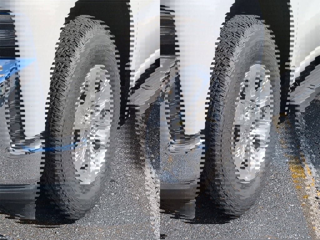 Used 2020 Chevrolet Silverado 1500 LT w/ Convenience Package image 30