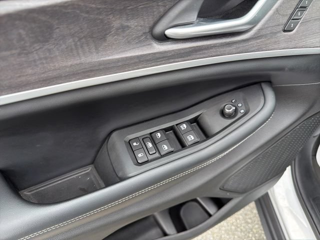 Used 2023 Jeep Grand Cherokee L Limited AWD/4WD image 11