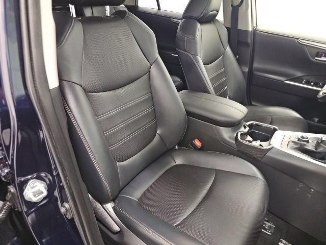 Used 2020 Toyota RAV4 Limited AWD/4WD image 38