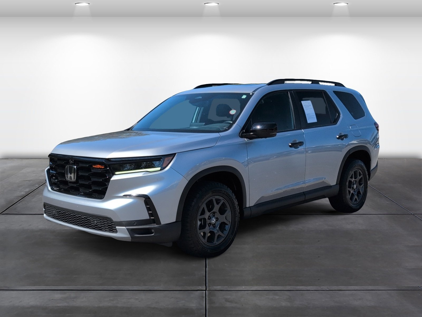 Certified 2025 Honda Pilot TrailSport image 6
