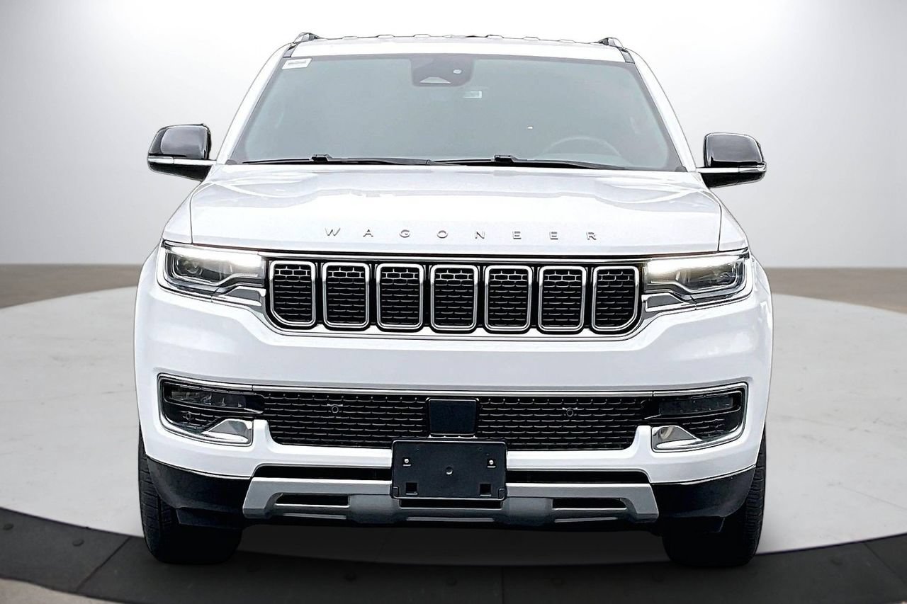 Certified 2024 Jeep Wagoneer L Series II w/ Flexible Seating Group AWD/4WD image 3