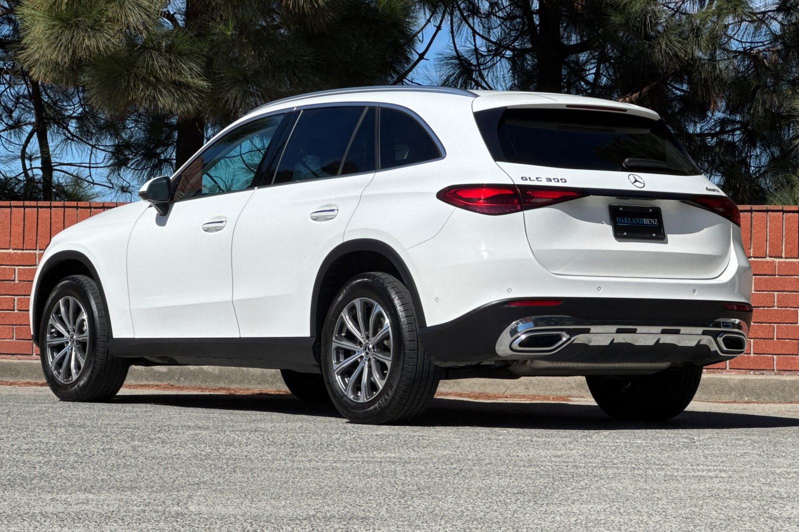 Used 2024 Mercedes-Benz GLC 300 4MATIC image 6