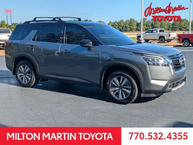 Used 2024 Nissan Pathfinder SL FWD image 1