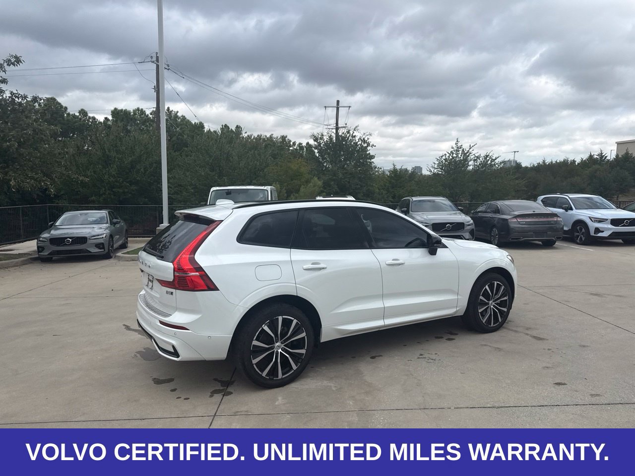Certified 2024 Volvo XC60 B5 Plus w/ Protection Package Premier AWD/4WD image 12