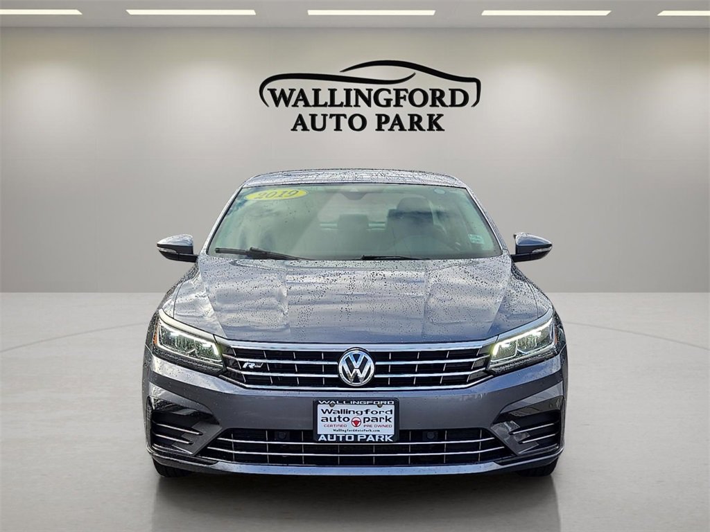 Used 2019 Volkswagen Passat 2.0T SE R-Line image 2