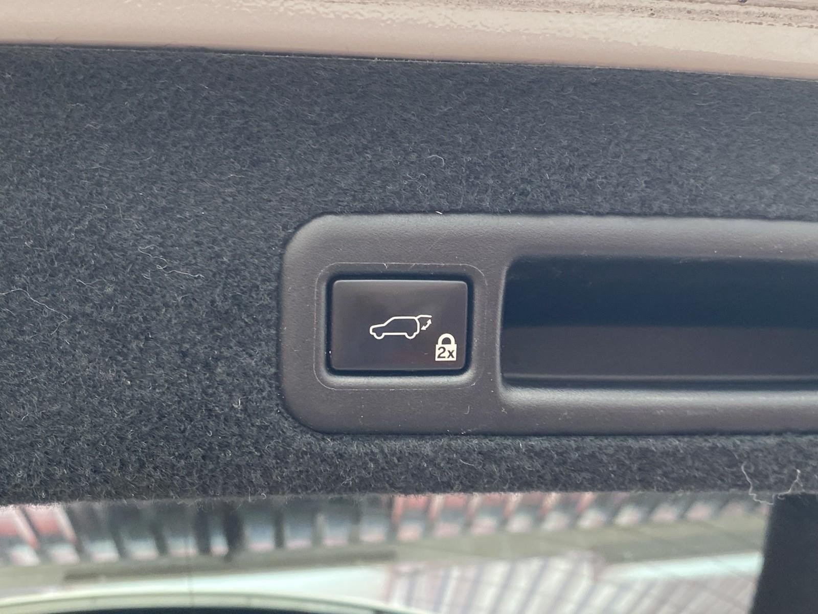 Used 2018 Lexus RX 450h AWD w/ Premium Package image 16