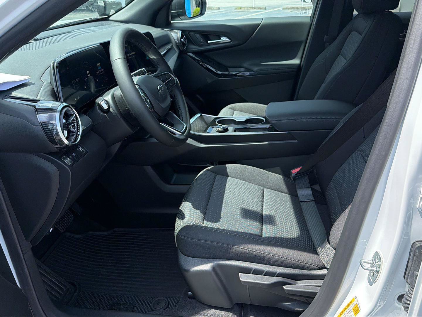 New 2026 Chevrolet Equinox LT w/ Midnight Edition FWD image 10