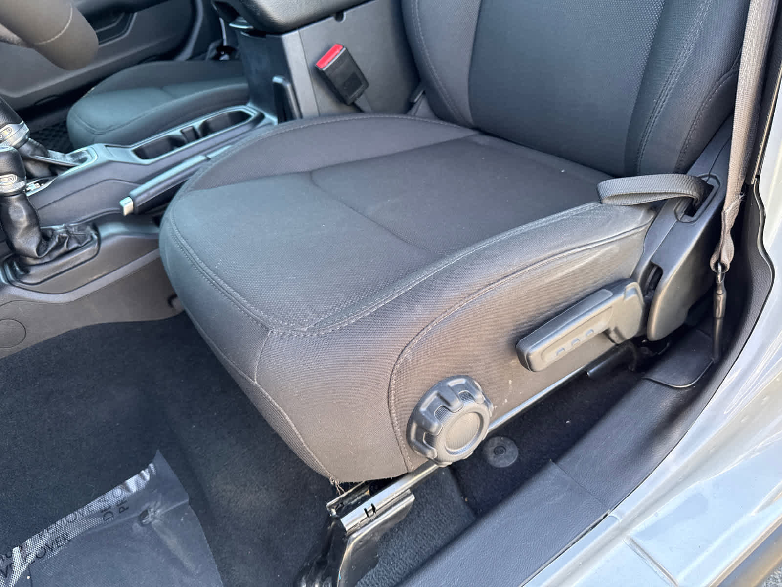 Used 2023 Jeep Wrangler Unlimited image 15