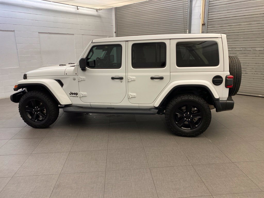 Used 2019 Jeep Wrangler Unlimited Sahara AWD/4WD image 7
