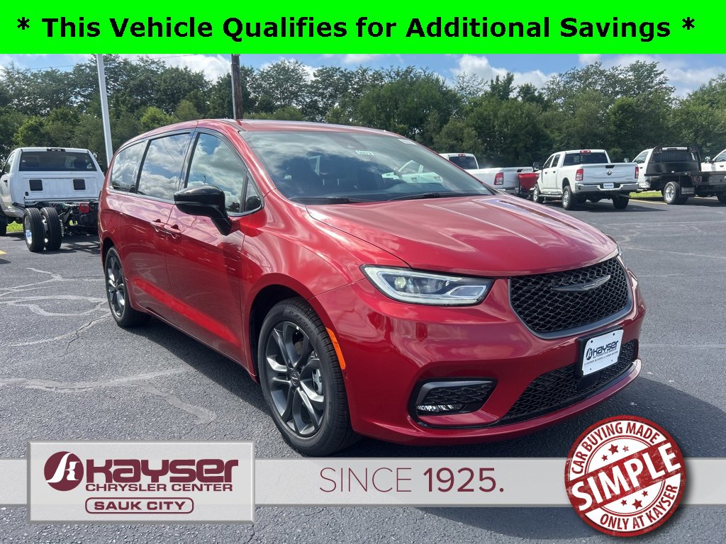 New 2026 Chrysler Pacifica Select