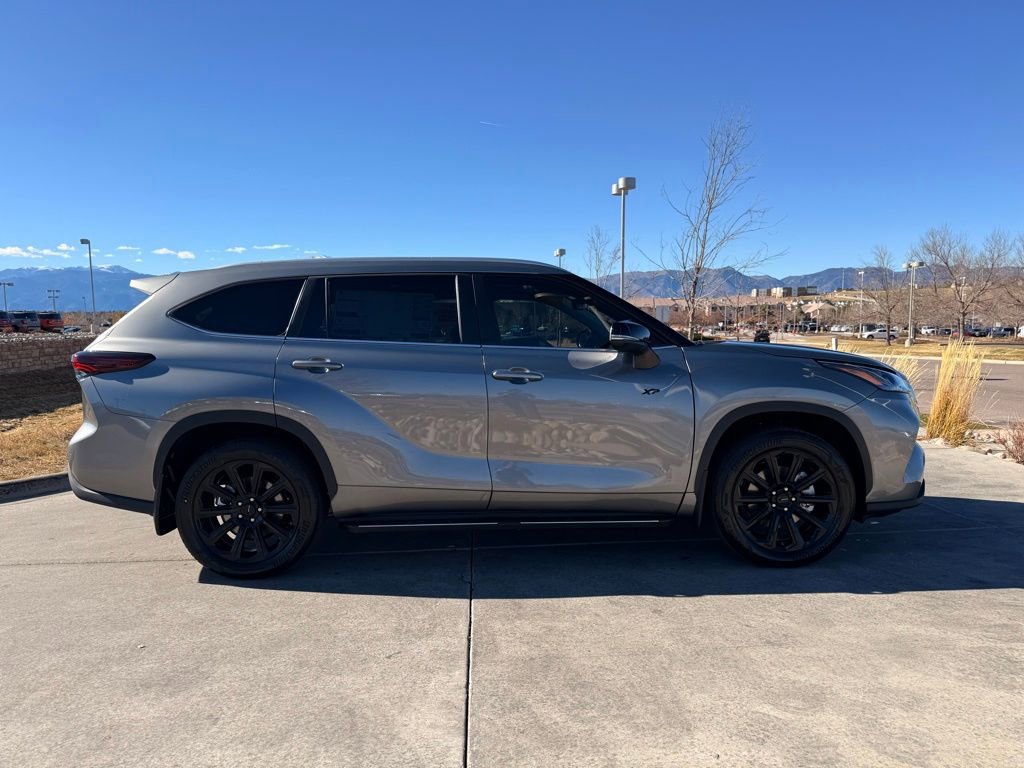 Used 2026 Toyota Highlander XLE image 9