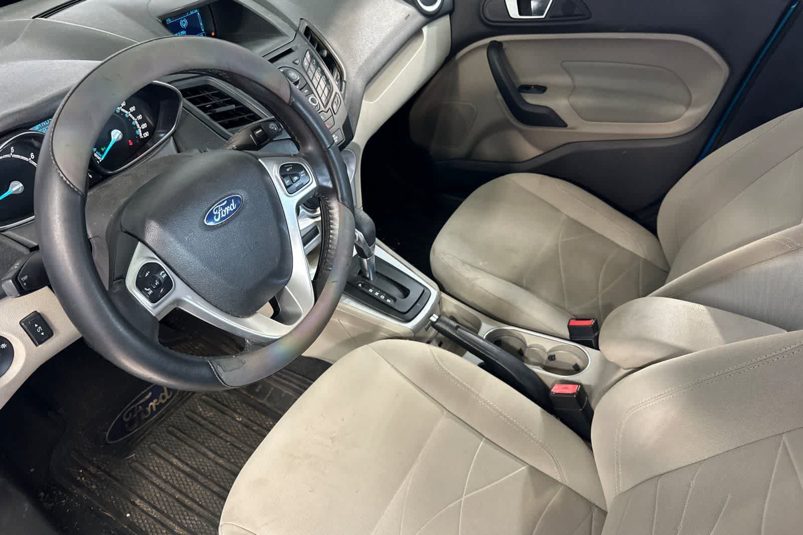 Used 2015 Ford Fiesta SE FWD image 14