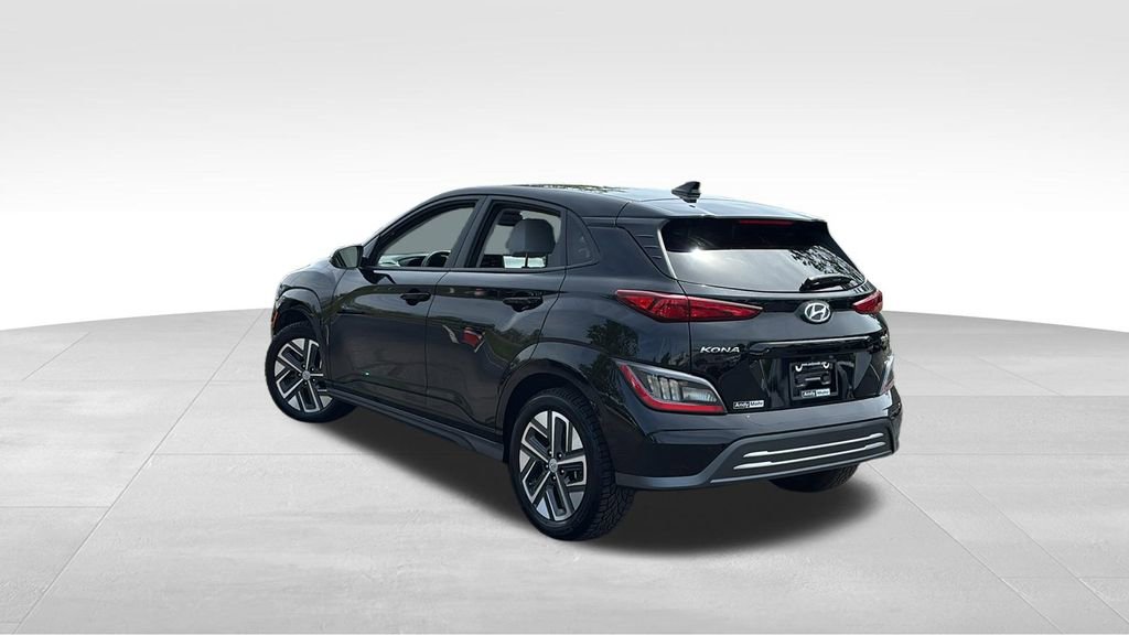 Used 2023 Hyundai Kona Limited w/ Cargo Package FWD image 5