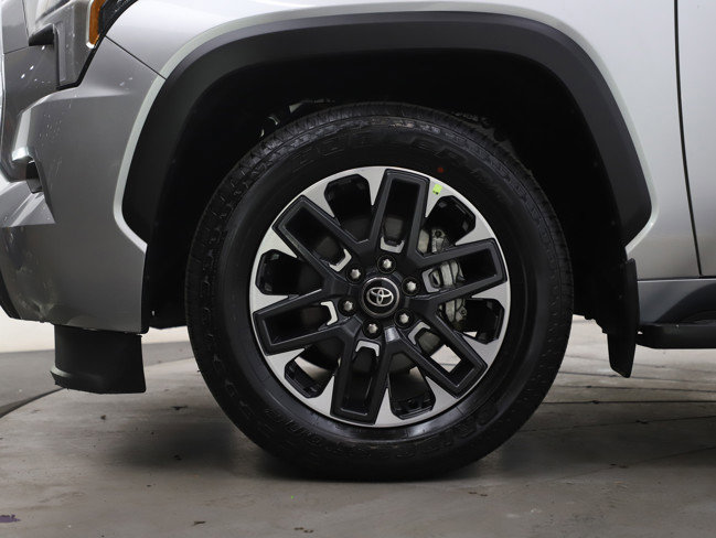 Used 2025 Toyota Sequoia SR5 w/ SR5 Premium Package AWD/4WD image 34